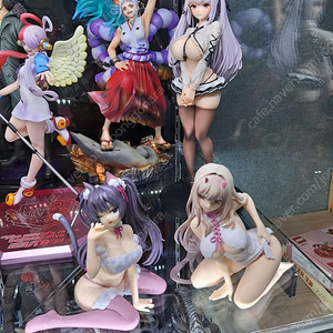 미소녀 피규어 일괄판매 합니다^^ (알비나짱 특전포함, 승리의 여신 니케 두가지 일괄)