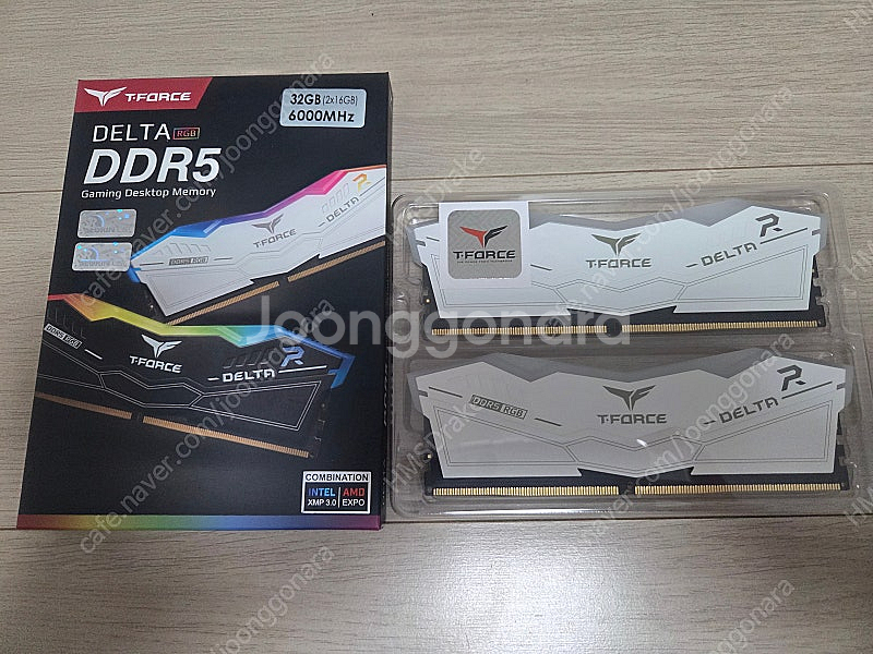 TeamGroup T-Force DDR5-6000 CL28 Delta RGB 화이트 패키지 (16x2) 팝니다--0