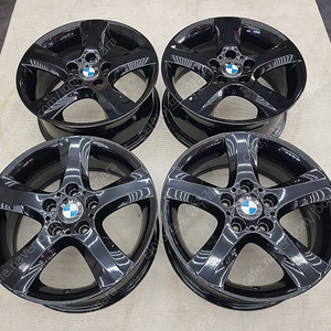 [판매]17인치 순정정품(중고)휠 BMW1시리즈 E82 스포츠팩, 포터2 호환가능 유광블랙(분체도장) 판매