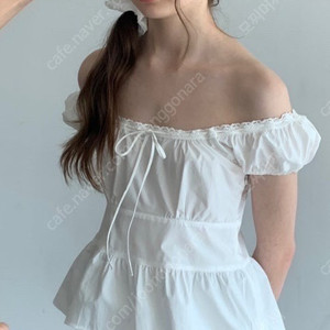 (구해요)릴리코츠 피오니 블라우스 구해요