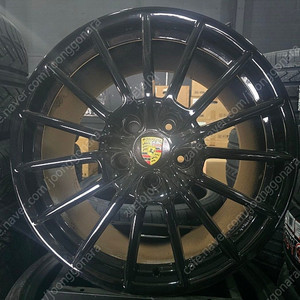 포르쉐 파나메라 970 GTS 순정 20인치 중고휠