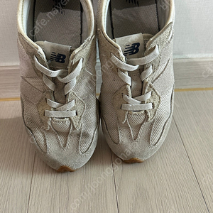 뉴발란스 327 200사이즈
