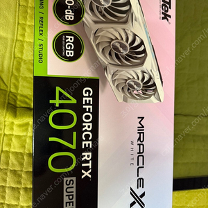 이엠텍 rtx 4070 super miracle x3 white 팝니다. 24년 7월31일 구매제품