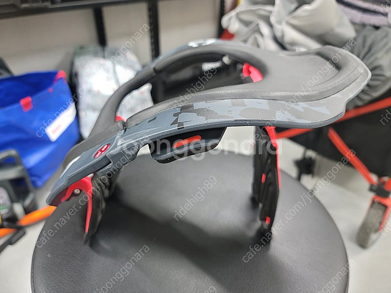 리에뜨 넥브레이스 5.5 팝니다--4