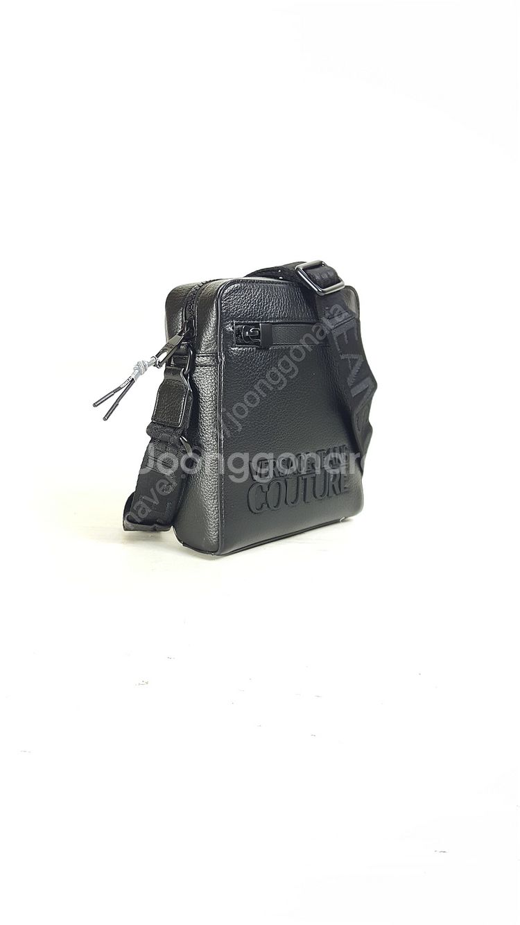 베르사체 엠보싱로고 검정가죽 남성 메신저백 정품 베르사...--2