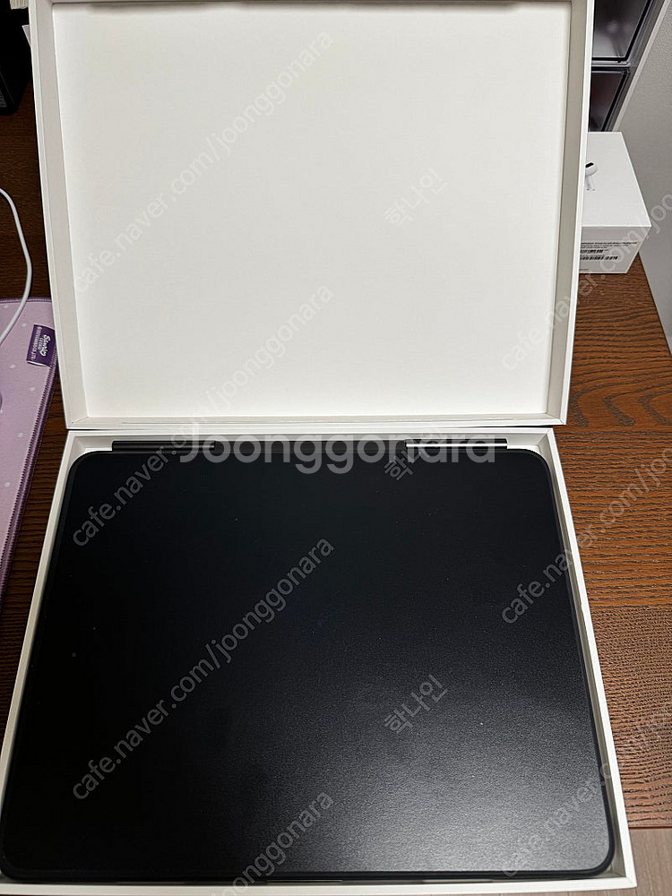 아이패드 프로 M4 13 매직키보드 블랙 팝니다--1