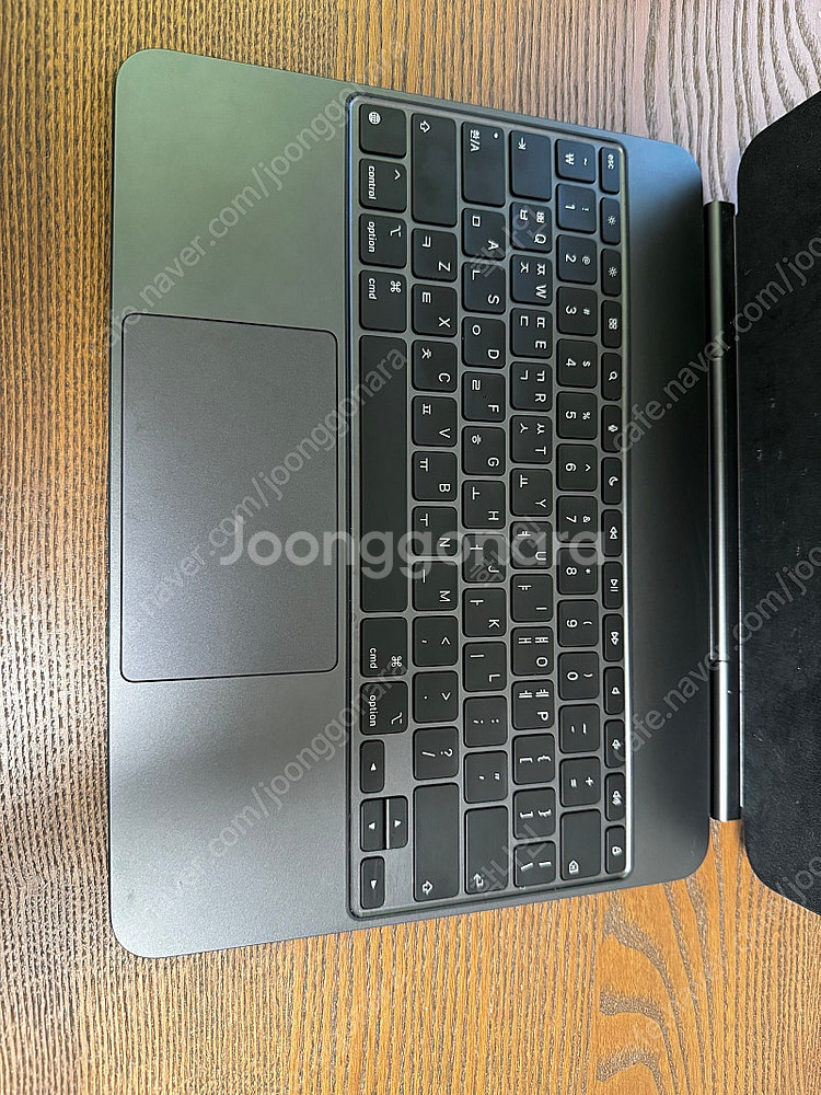 아이패드 프로 M4 13 매직키보드 블랙 팝니다--3