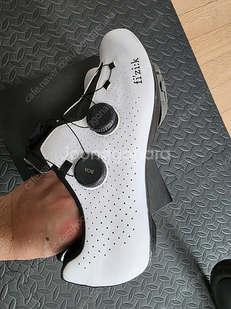 피직 인피니토 카본2 와이드 41사이즈 클릿슈즈팝니다--3