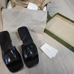 구찌 로고 러버 뮬 블랙 37 택포