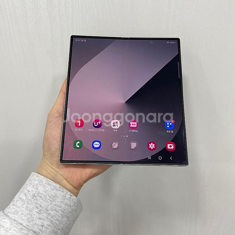 89689 갤럭시Z폴드6 256기가 실버 팝니다 105...--0