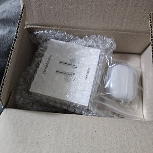 버즈3 새상품 팔아요.