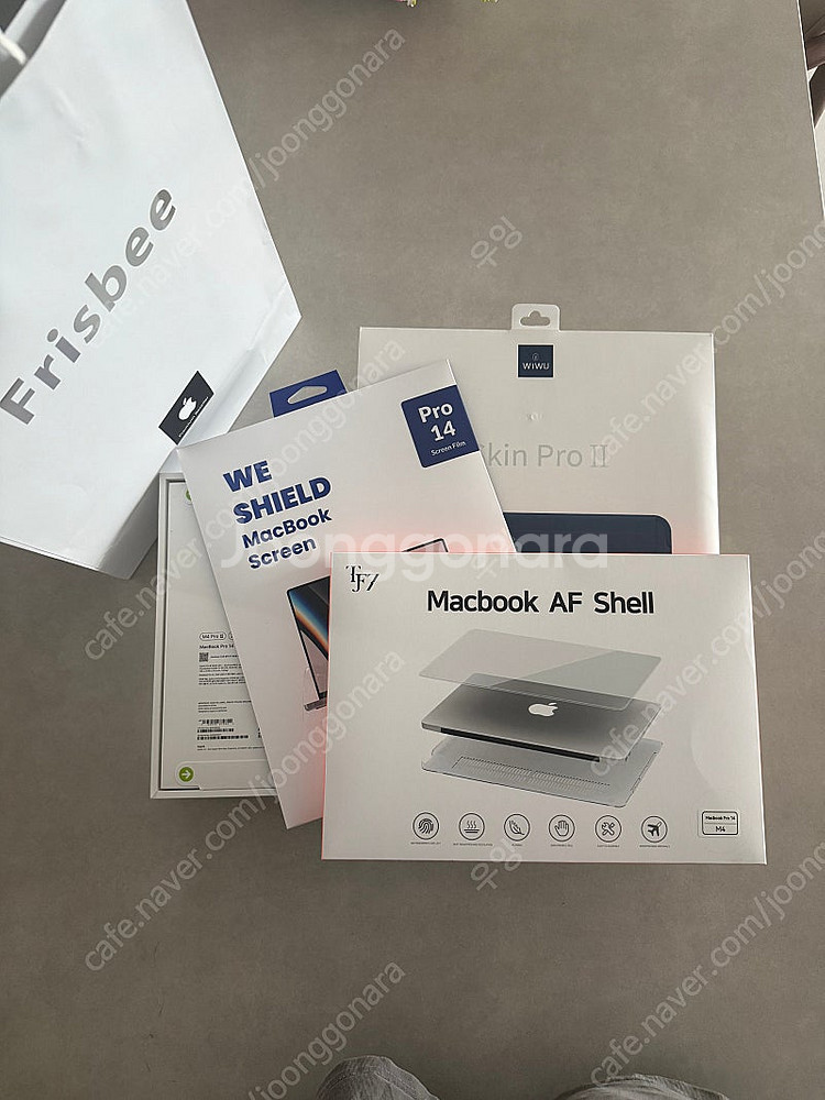 맥북프로m4 14 12/16코어 24gb 512g 그 ...--0