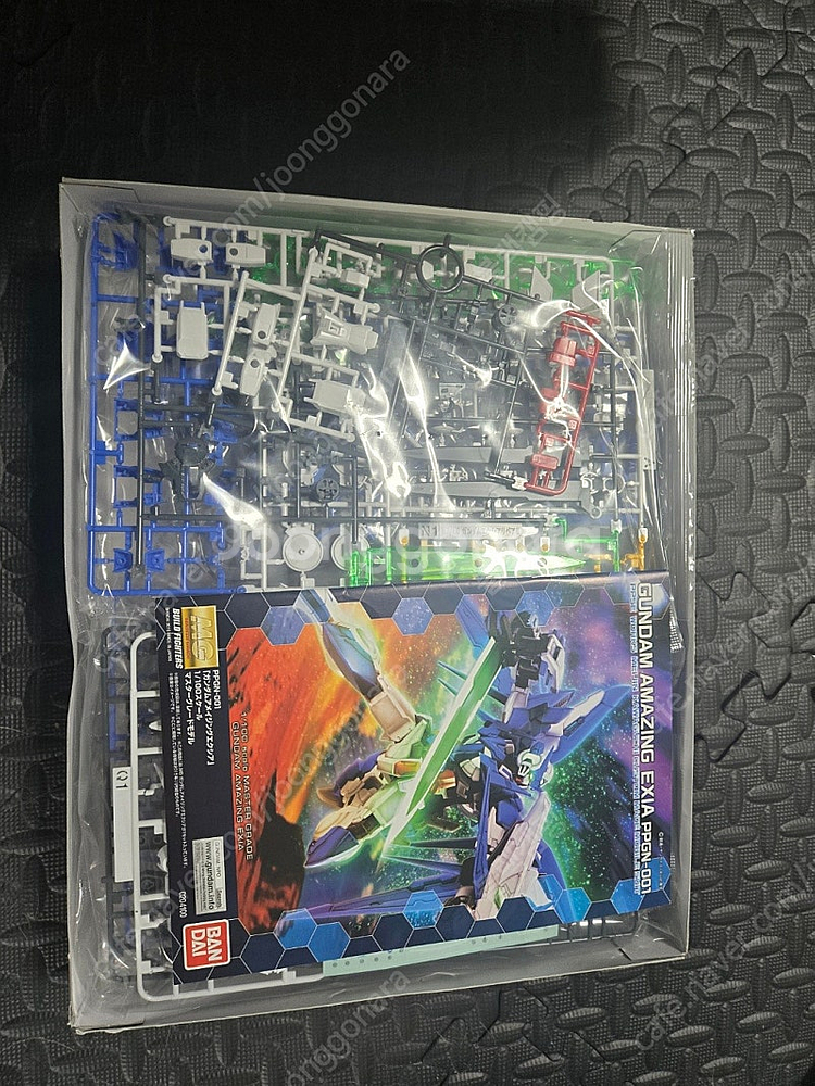 (무료배송) 반다이 MG 어메이징 엑시아 미개봉 건담 프라모델--1