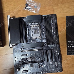 에즈락 z790 pg 라이트닝 d5 팝니다