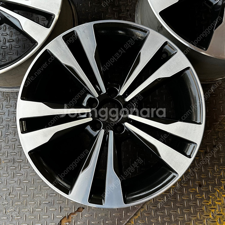19인치 벤츠 W222 S500 블랙폴리쉬 중고휠 1대...--2