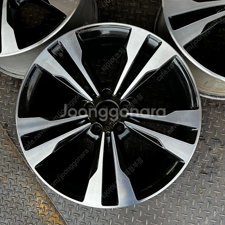 19인치 벤츠 W222 S500 블랙폴리쉬 중고휠 1대...--3