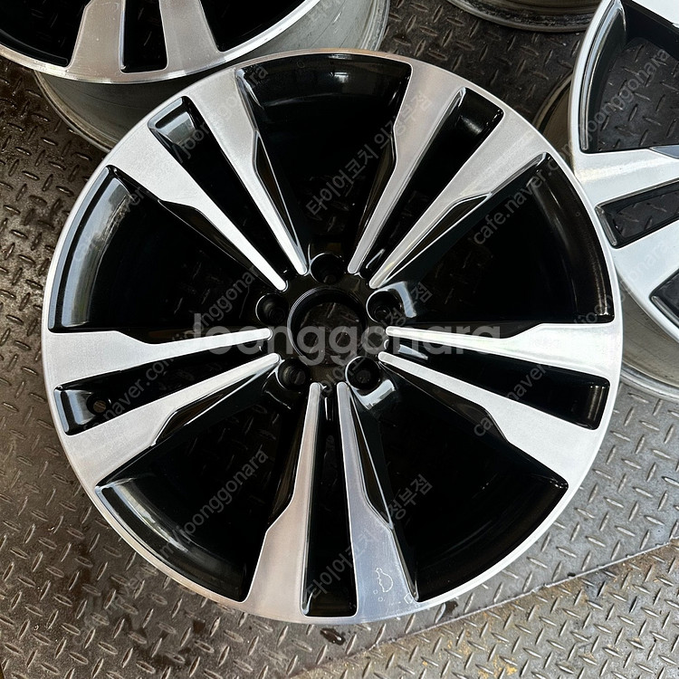 19인치 벤츠 W222 S500 블랙폴리쉬 중고휠 1대...--4