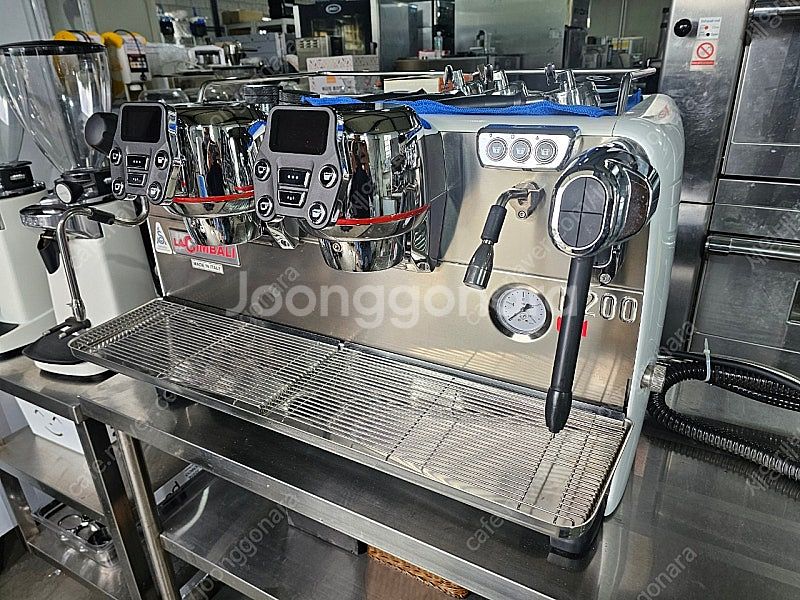 라심발리 M200 GT1 버전 독립보일러 2구 커피머신...--2