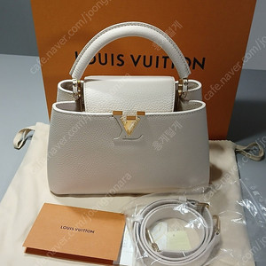 루이비통 카퓌신BB 토트백 M25087 - 24년
