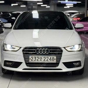 아우디 A4 중고 아우디 A4 중고차 아우디 중고 흰색 2015년식 40 TFSI 콰트로 다이나믹 법인차 구입상담
