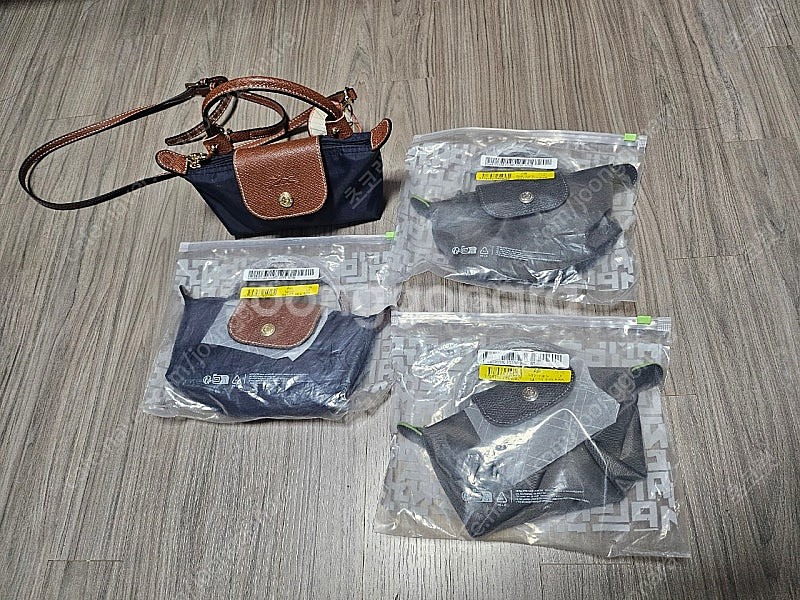 롱샴 르 플리아쥬 미니 스트랩포함 22천원--0