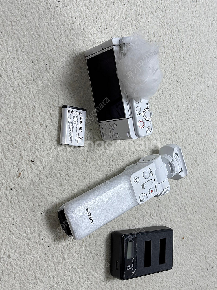 소니 미러리스 카메러 zv-1F 화이트 + 슈팅그립--1