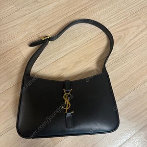 입생로랑 호보백 스몰 블랙