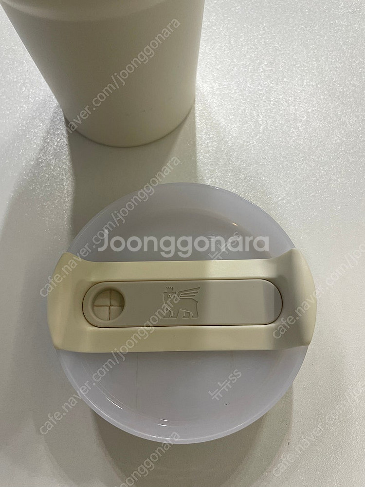 스탠리 퀜처 H2.0 텀블러 591ml 정품 (크림 컬...--1