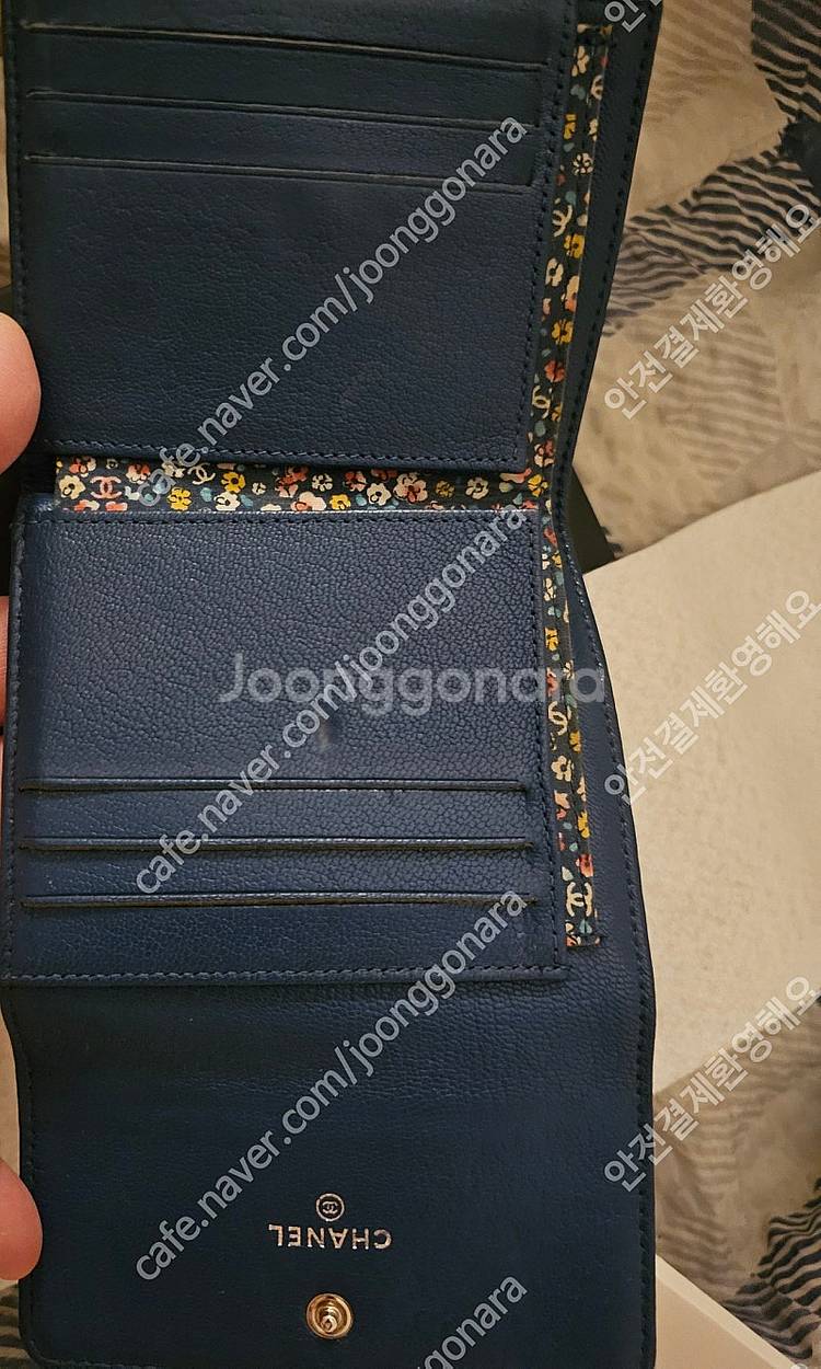 정품거의새것)개런티카드0 샤넬고트cc반지갑 네이비--3