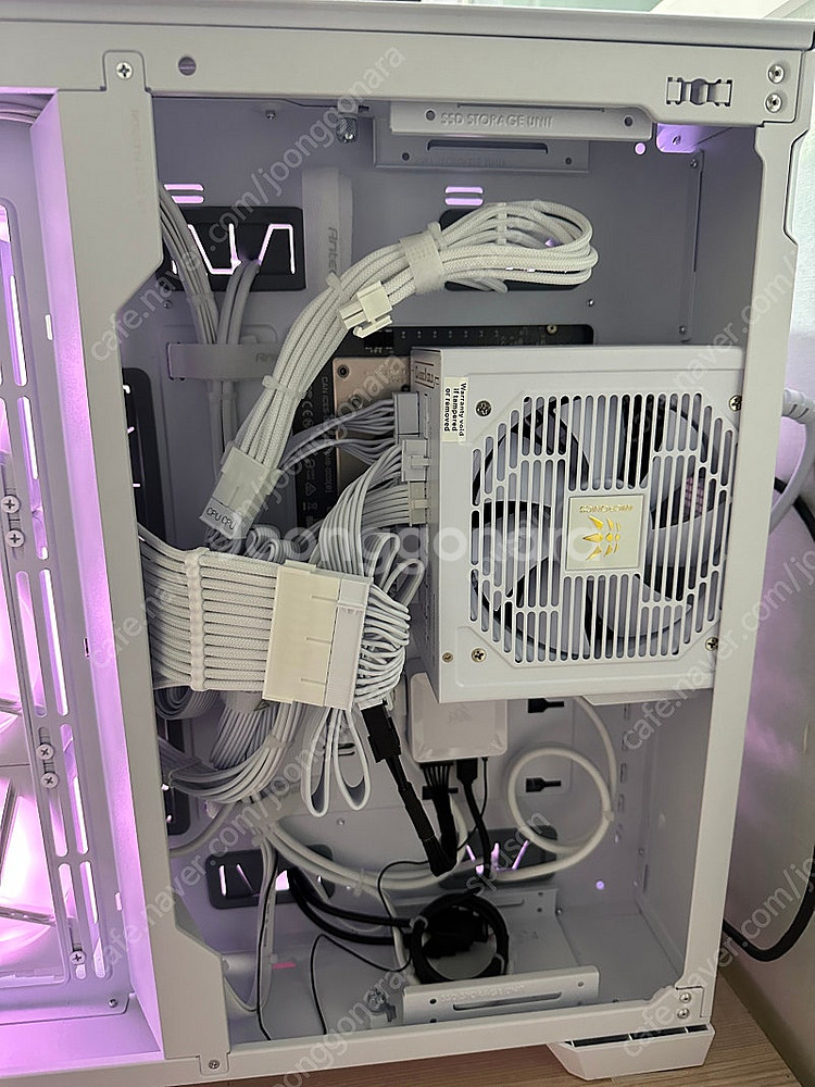 9800x3d+5070 화이트 본체 판매합니다.--1
