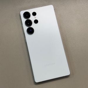 (완전새상품급)갤럭시S25울트라 티타늄화이트 256용량 미파손 무잔상 흠집기스없는 초SSS급 단말기 122만 판매합니다