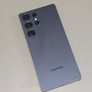 < 갤럭시 S25울트라 블랙 256기가 25년 3월개통 액정무기스 깨끗한폰 120만에 판매해요 >