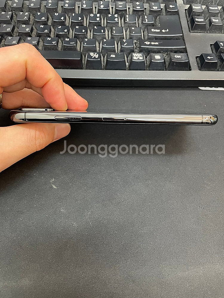 아이폰XS 그레이 64GB 상태좋은 중고17만팝니다.--4