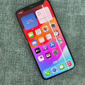 아이폰XS 64G 실버 뒷판파손 게임용 서브용 단말기 10만원 판매해요