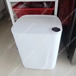 자동 쓰레기통 20L 팝니다.