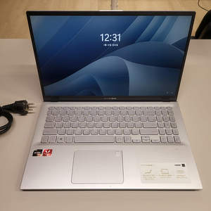 ASUS 아수스 VivoBook 비보북 15인치 R564D 메탈 노트북 판매합니다.