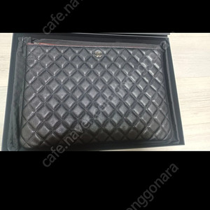 샤넬 클래식 클러치 라지 은장