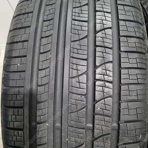 피렐리 스콜피온 베르디 올시즌 255/45R20 2짝 판매 합니다.