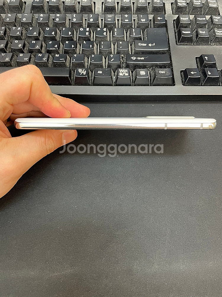 갤럭시S21 화이트 256GB 상태좋은 중고15만팝니다...--6