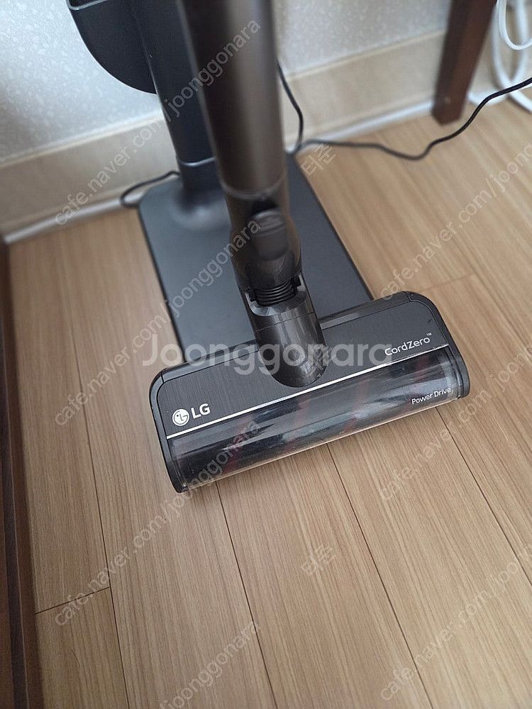 LG A9S 무선 청소기. 배터리2개.기타 구성품--4