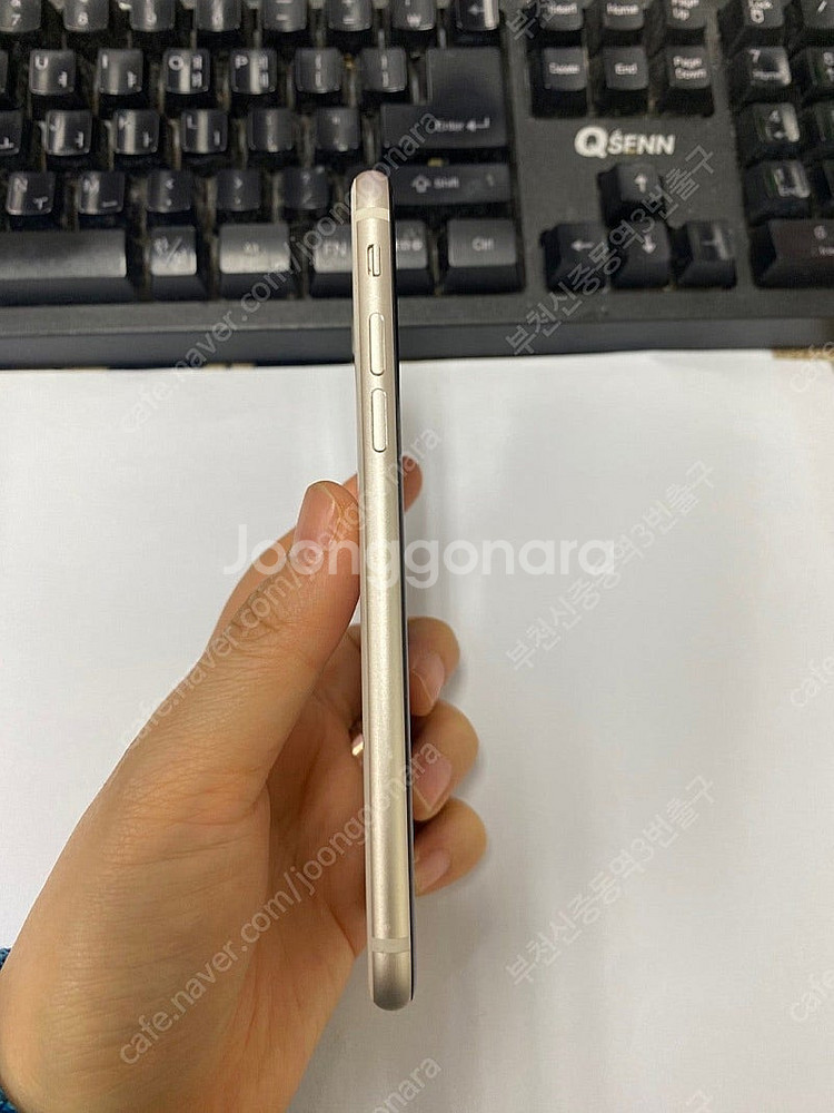 025455 아이폰SE3 화이트 외관AA급 128GB ...--4