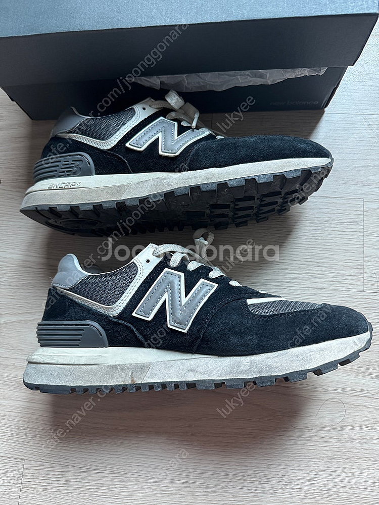 뉴발란스 574레거시 블랙 260팝니다--2