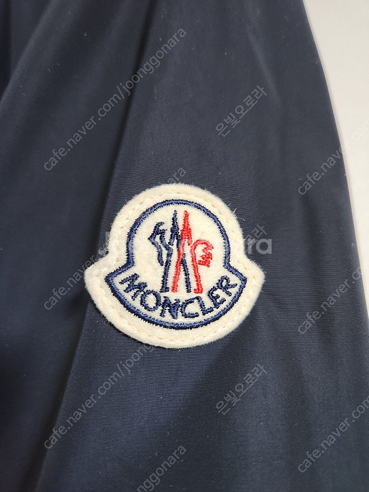 몽클레어바람막이여성 코로우 사이즈2(66)--3