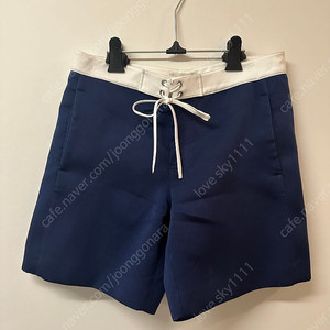 미우미우 콜렉션 반바지