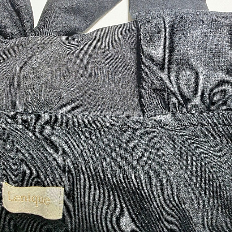 (반택포) 르니끄 폴웨어 투숄더 리본 탑 (블랙 m)--5