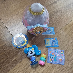 샤샤핑, 포실핑 피규어