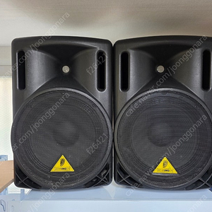 BEHRINGER EUROLIVE B212D