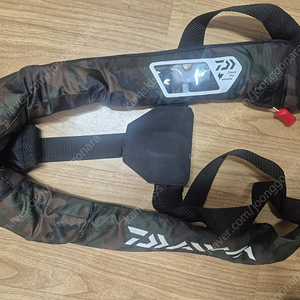 다이와 구명복 자동 수동팽창식 피싱-K DF-2007팝니다
