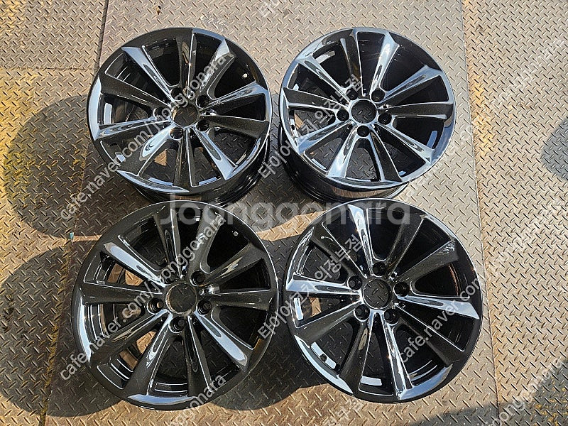 17인치 BMW F10 5시리즈 유광블랙 순정휠 1대분--0