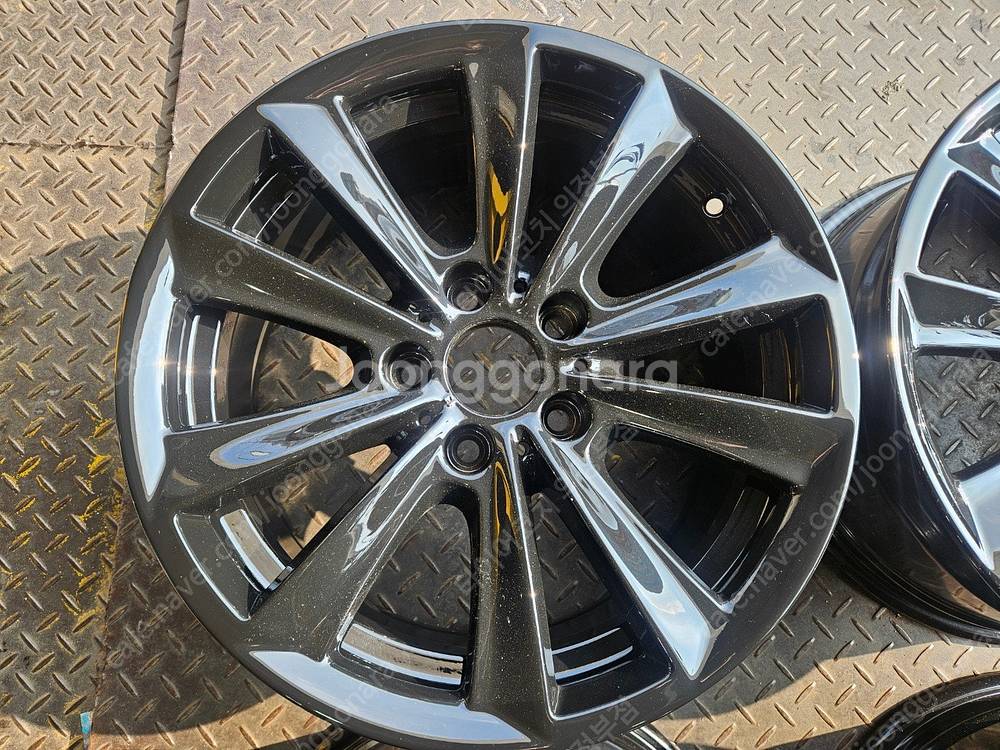 17인치 BMW F10 5시리즈 유광블랙 순정휠 1대분--1